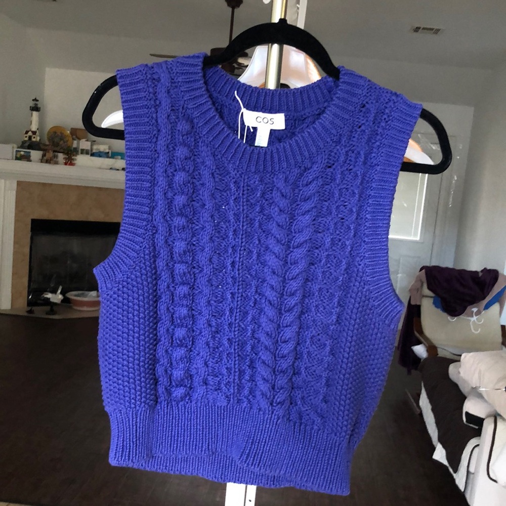 NWT COS knit vest. Size XS/S.